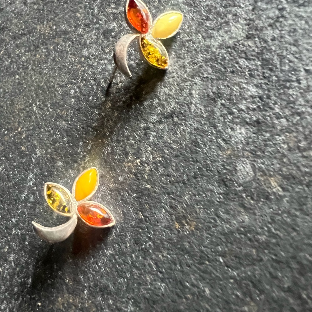 Sterling Silver Multicolor amber Leaf Stud Earrings - Yellow & Orange
